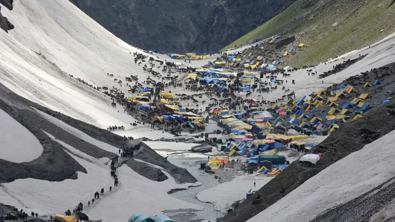 Amarnath Darshan by Helicopter with Gulmarg