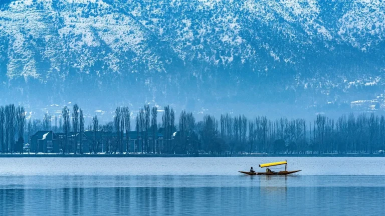 Kashmir Houseboat Tour with Sonmarg and Pahalgam